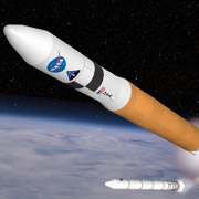 Ракета-носитель Ares V, которая должна сыграть важную роль в пилотируемой лунной программе, может быть применена и для отражения "астероидной атаки" (иллюстрация NASA).